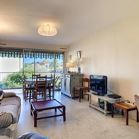 Three-bed With Superb Terrace In Cap D'antibes Антіб