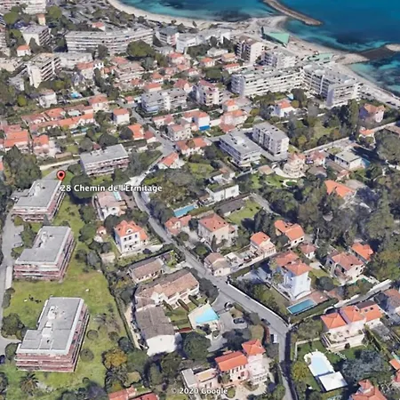 Three-bed With Superb Terrace In Cap D'antibes * Антіб