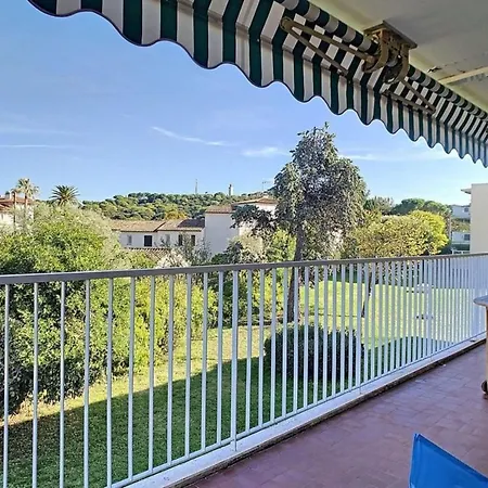 Appartement Three-bed With Superb Terrace In Cap D'antibes Antibes